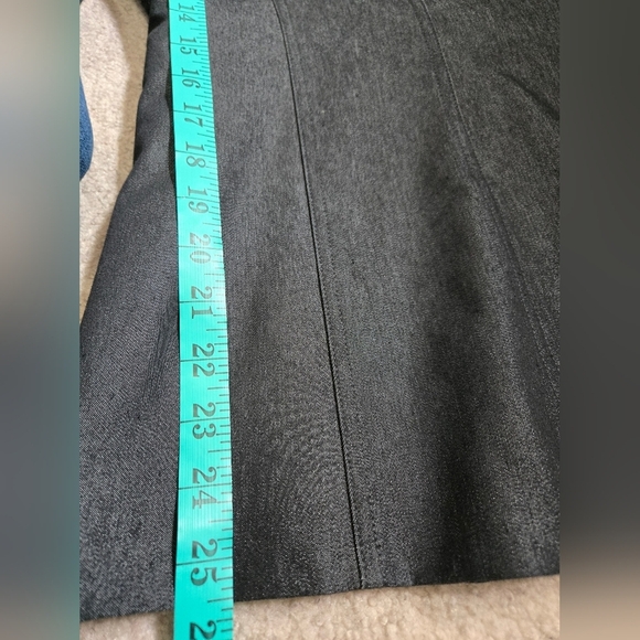 JAQUELINE CONOIR Designer Dark Wash Denim Fitted Blazer. Size 2 - Picture 11 of 11
